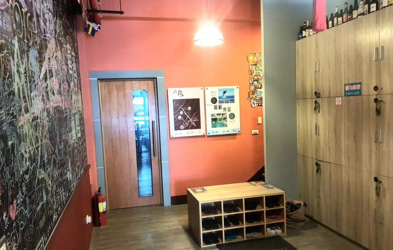 角舍背包客棧 -近火車站 Hostel Hualien City Exterior foto