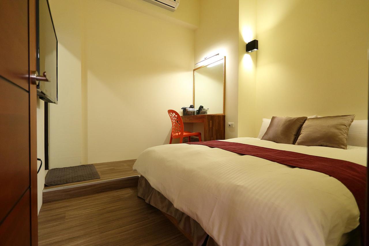 角舍背包客棧 -近火車站 Hostel Hualien City Exterior foto