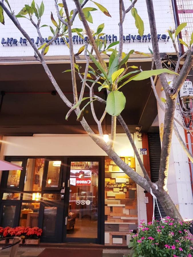 角舍背包客棧 -近火車站 Hostel Hualien City Exterior foto