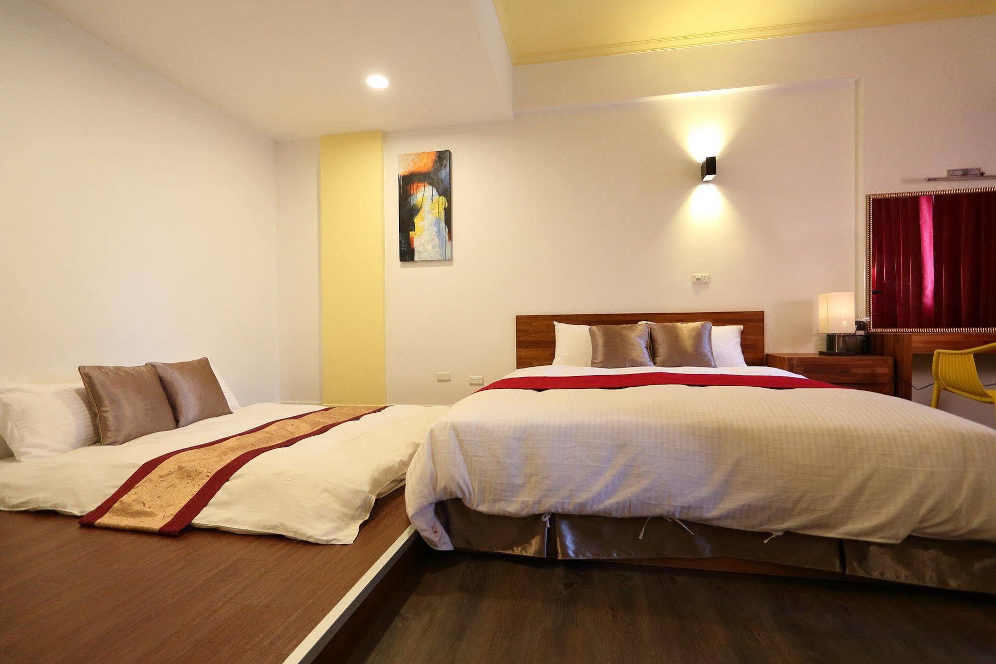 角舍背包客棧 -近火車站 Hostel Hualien City Exterior foto